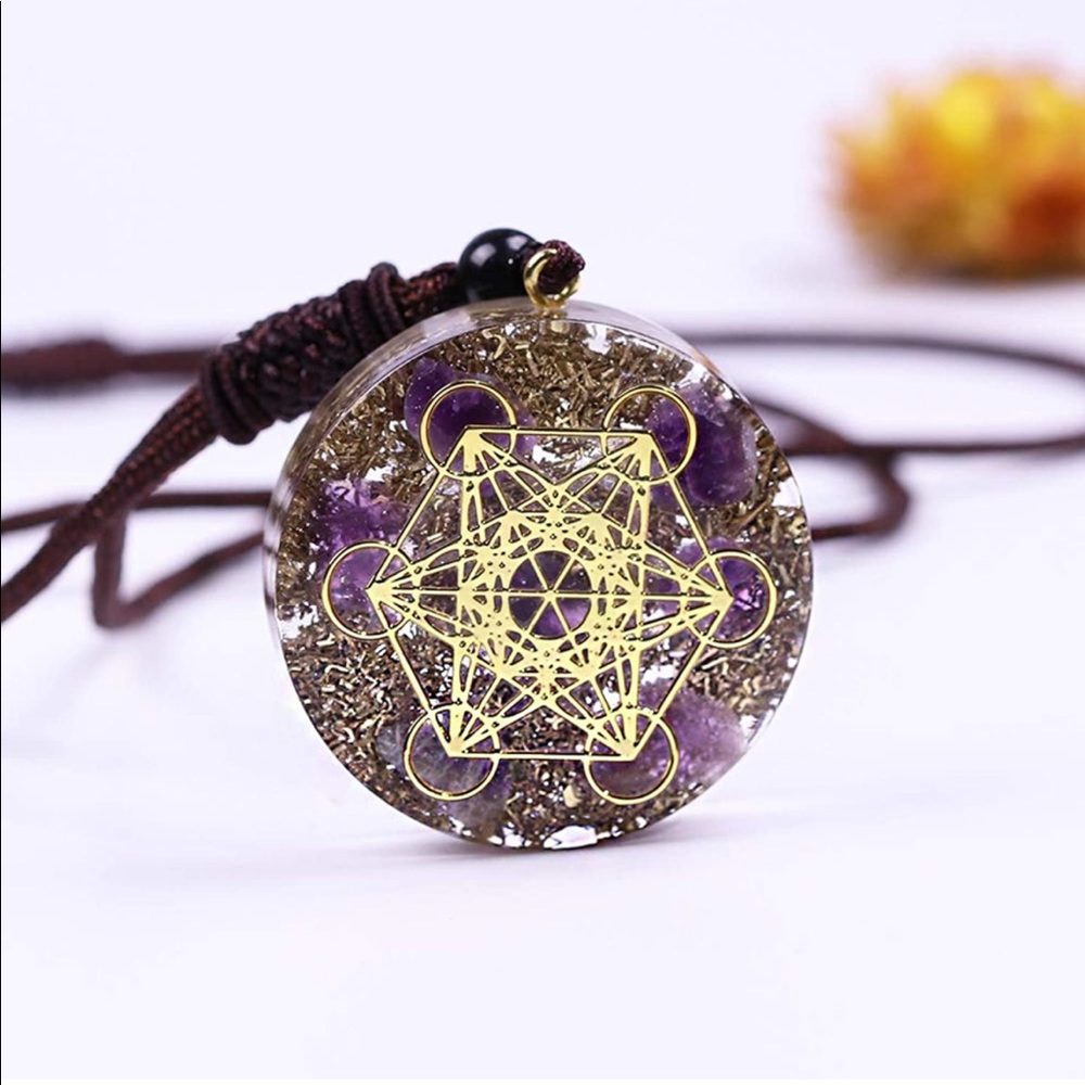 BRAND NEW AMETHYST & COOPER RESIN NECKLACE . - Picture 3 of 4